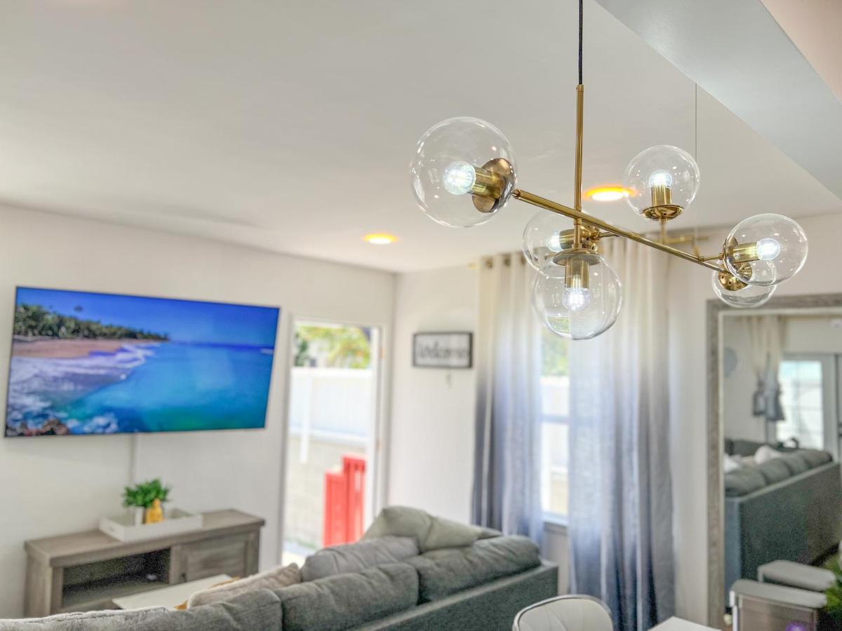 Luxury Villa With Hot Tub! Walk To Beach & Bars 롱비치 외부 사진